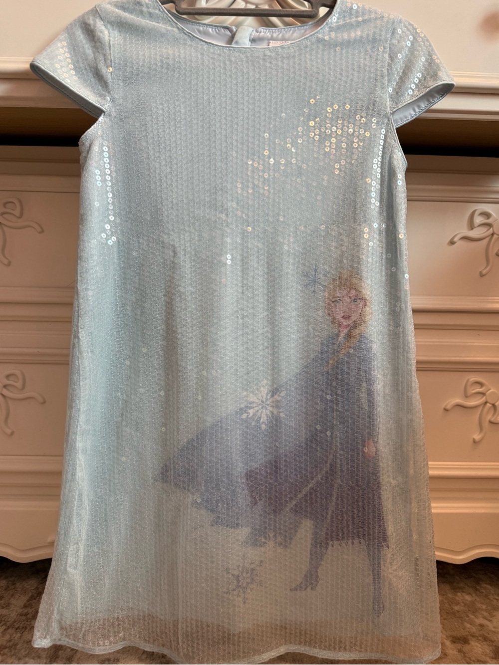Disney Store Elsa Sequin Dress in Icy Blue. Size 9/10